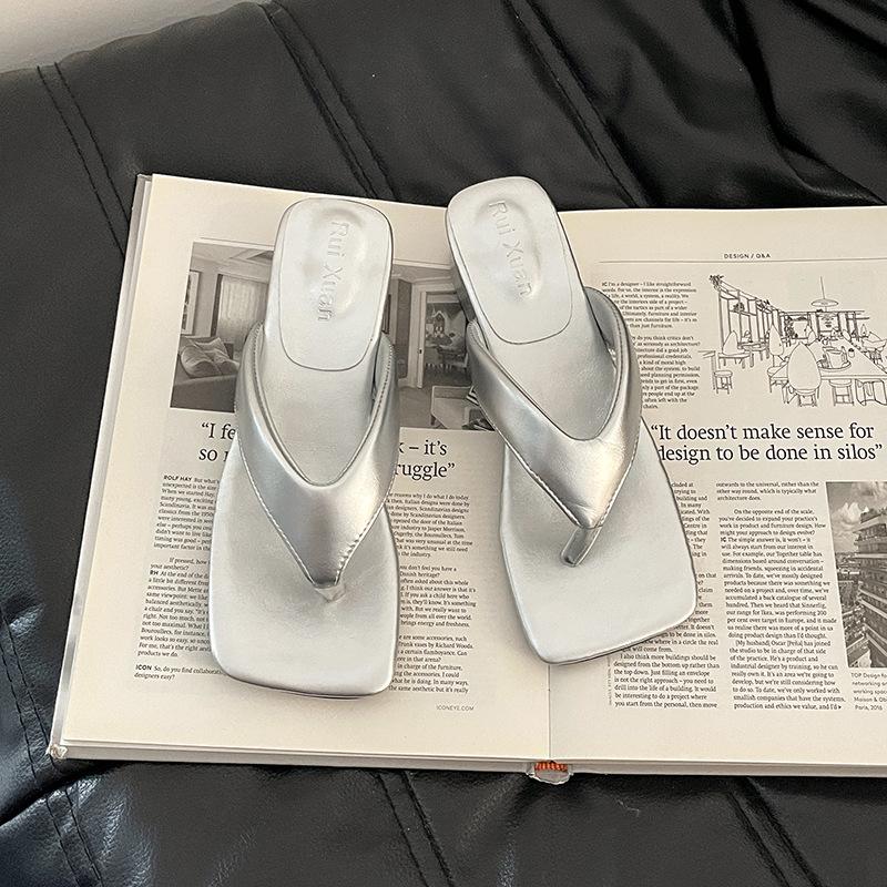 Korean Version of Versatile Casual Retro Design Flip-flops Women's Summer Fashion Simple Outer Wear Seaside Slope Sandals