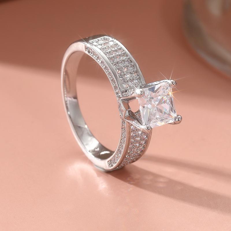Classic Fashion Inliad Square Synthetic Zircon Rings for Women Elegant Sparking Wedding Engagement Silvery Plated Jewelry Crafts