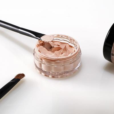 Profesionální korektor s plným krytím Hydratační tekutý podkladový make-up s dlouhotrvajícím barevným korektorem na obličej