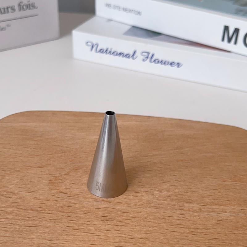 1A 12mm Heart-Shaped Writing Piping Tip for Cream Puffs and Cakes, 304 Stainless Steel