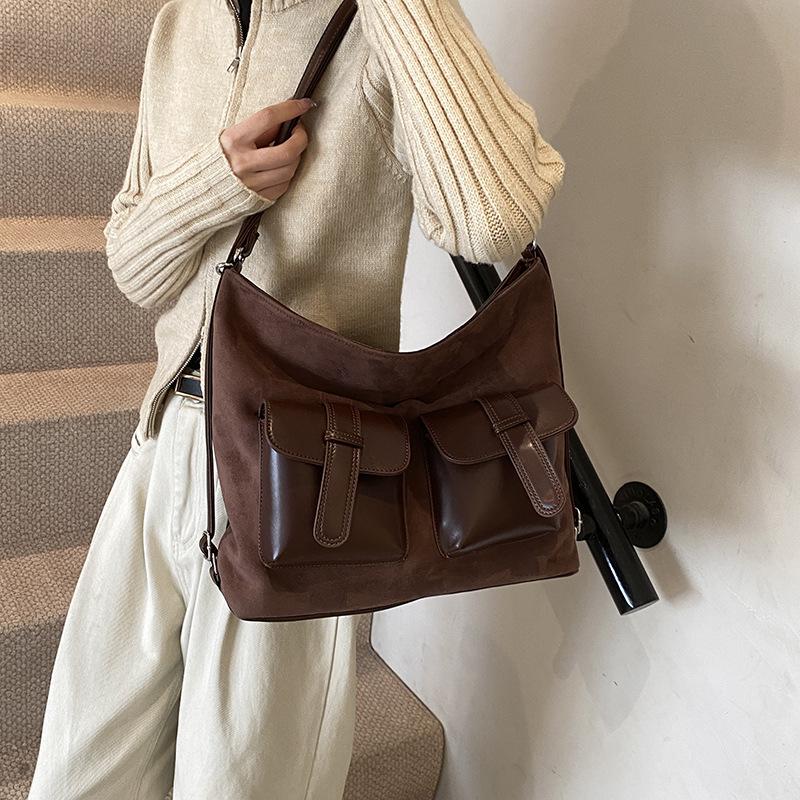 2025 Winter New Large-capacity Fashion Multi-pocket Locomotive Bag Simple Women's Shoulder Messenger Bag Backpack