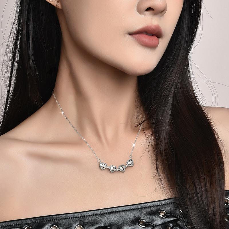 Elegant Four Leaf Clover Necklace For Women In Beautiful Rose Gold And Platinum Color Options