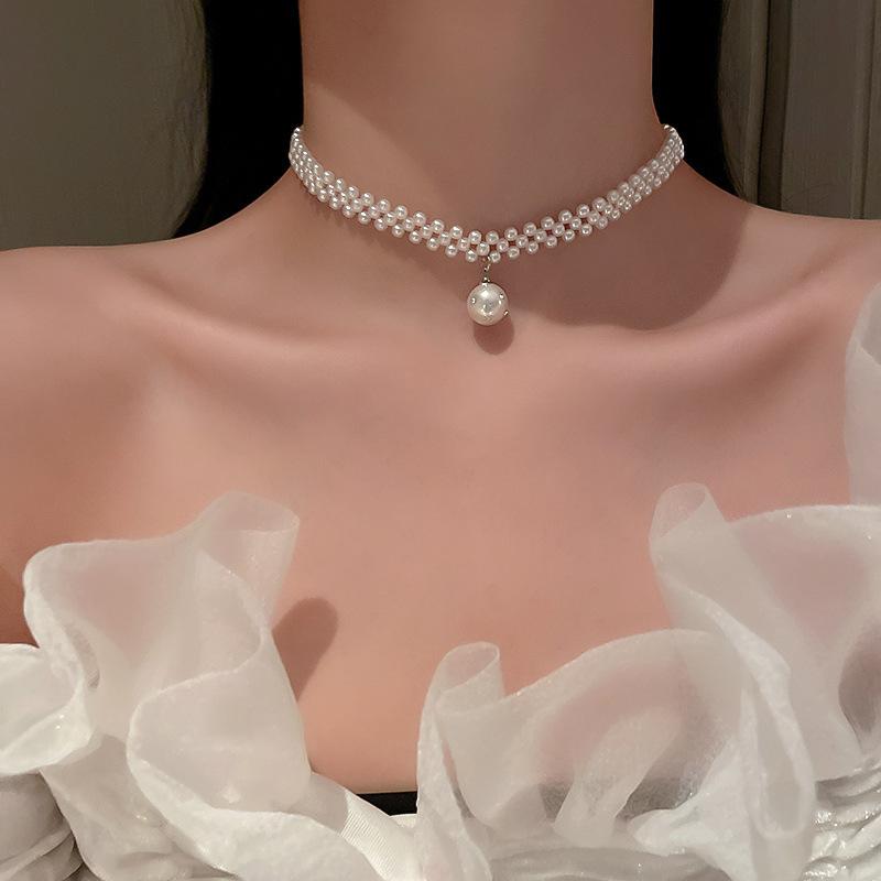 Twist winding multi-layer pearl necklace French retro fashion temperament collarbone chain personalized versatile design sense necklace