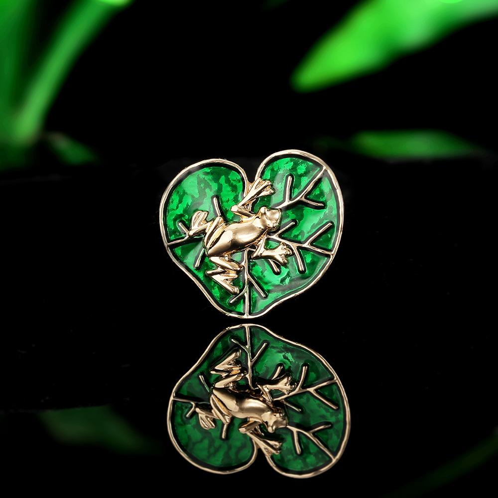 Diamond Studded Frog Brooch, Women's Brooch, Accessories, Gothic Clothing, Brooch, Jewelry, Fashionable Retro Personality