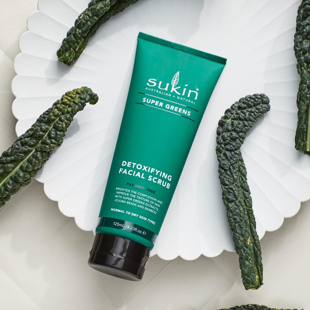 Sukin, Super Greens, Detoksykujący Scrub Do Twarzy, 125 Ml