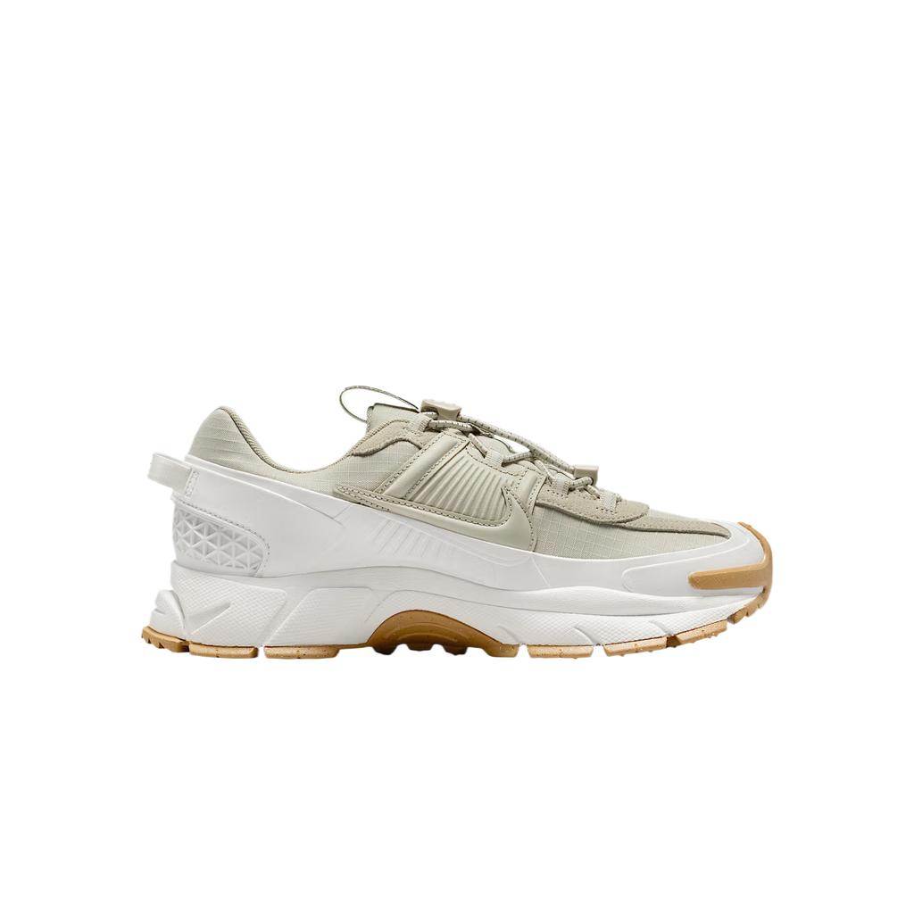 Nike Zoom Vomero 5 Roam Winterized Sail Light Stone Gum Damen Sneaker Creme Gummi-Hellbraun Racer-Blau HQ2181-100