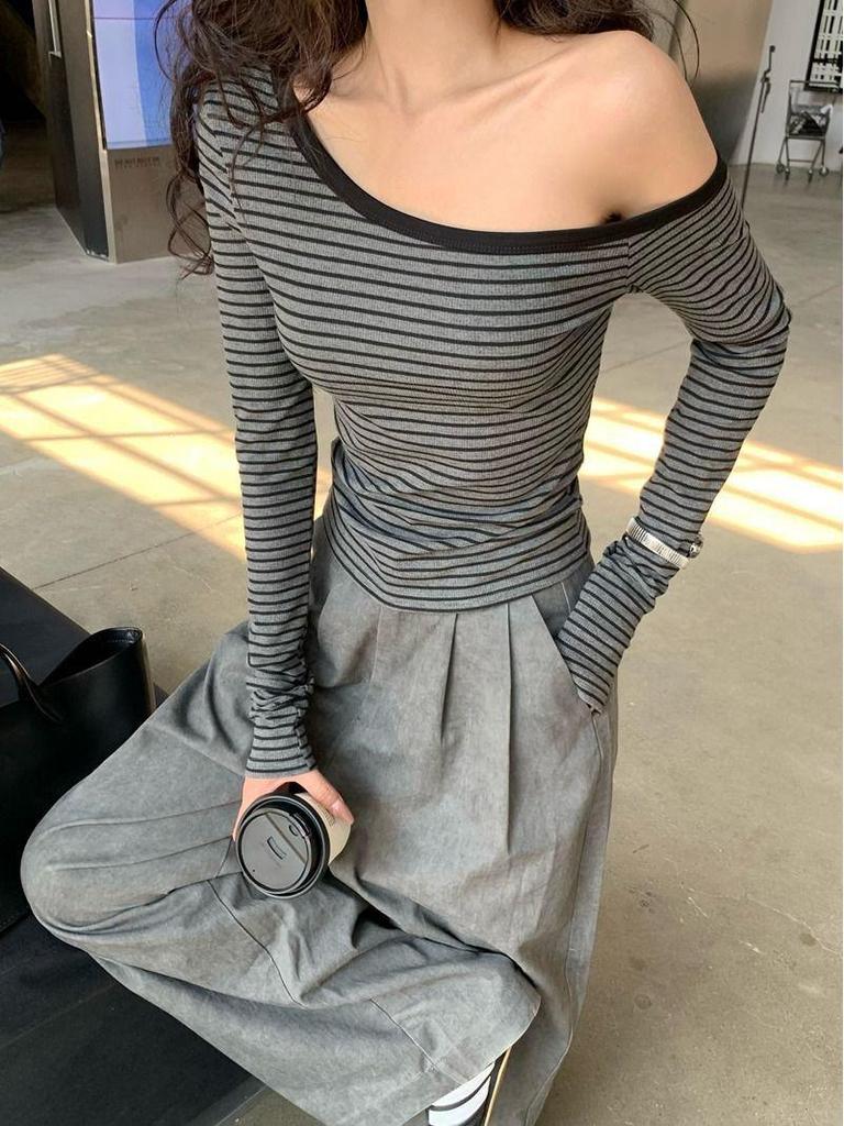 Korean Style Striped One-Shoulder Long Sleeve Top for Women - Autumn 2025 Collection