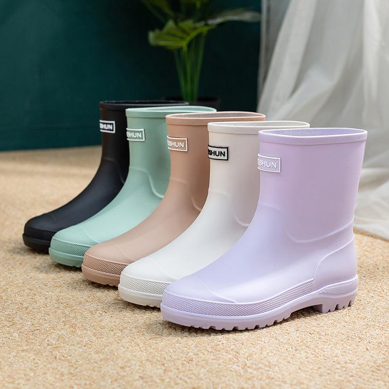 New short rain shoes women's rubber shoes wear non-slip water boots thick-soled water shoes velvet short rain boots