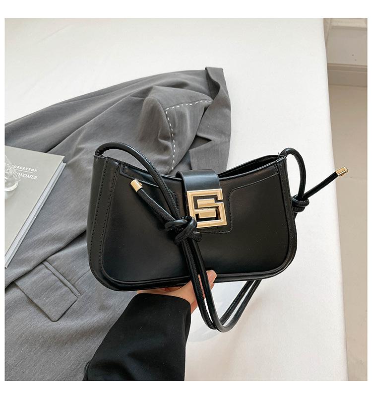 Foreign style simple women's shoulder bag fashion trend underarm bag women 2025 new fashion Korean version messenger bag women