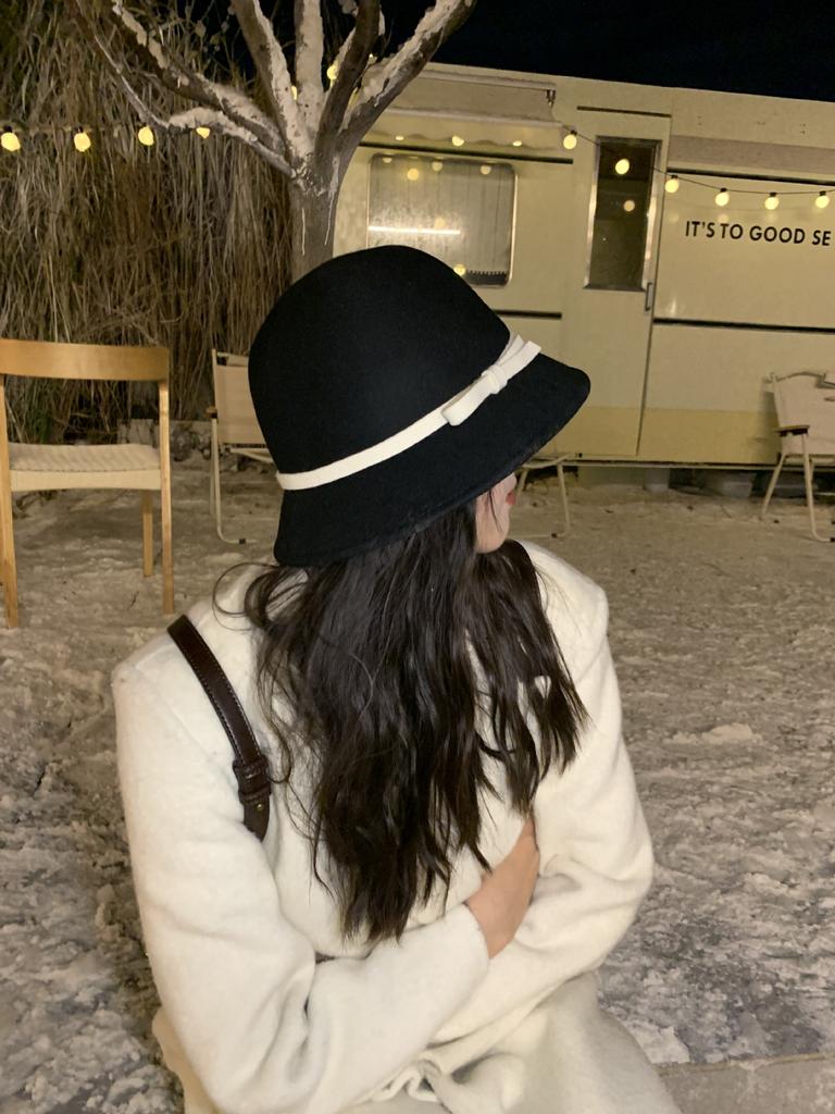 New Hepburn Woolen Bucket Hat Women's French Retro Autumn and Winter Top Hat Basin Hat Elegant White Hat