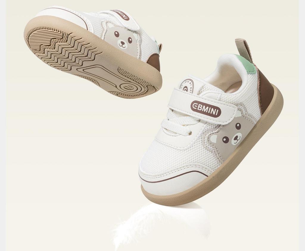 Yingbeimi Ni Children's Barefoot First Walker Shoes 2026 - Spring Cartoon Style for Toddlers, Girls & Boys with Little Bear Design.
