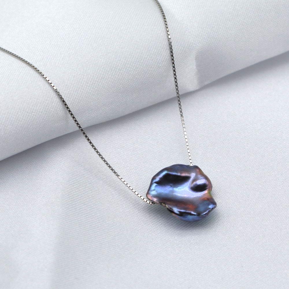 Женское ожерелье с черным жемчужным кулоном в стиле барокко — фото 3