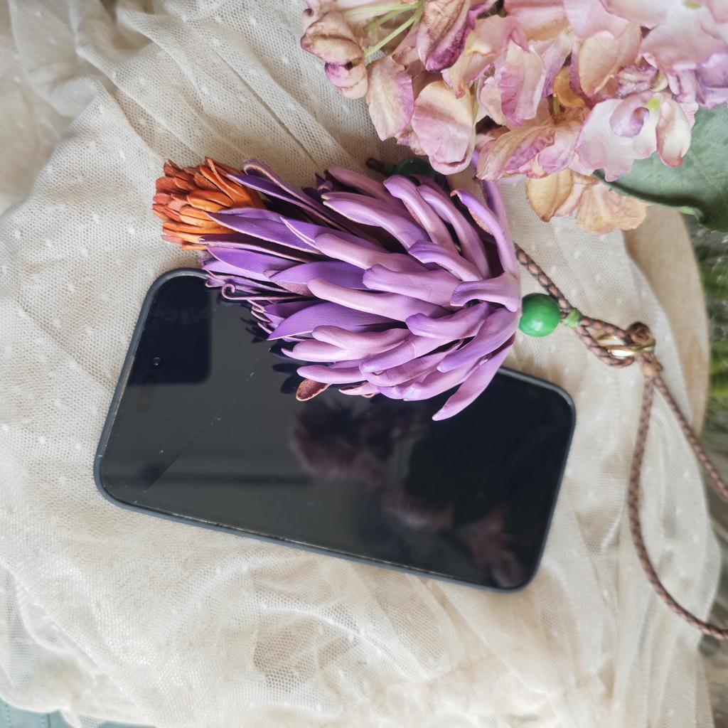 Handcrafted 3D Protea Flower Keychain & Necklace Pendant - Vegetable-Tanned Full-Grain Leather with Artisan Dyeing
