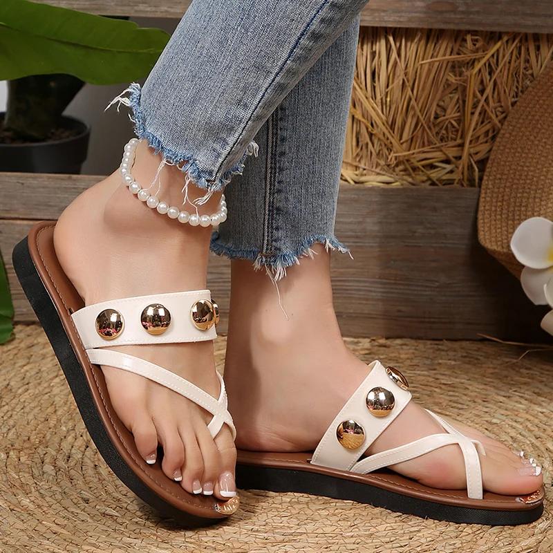 

Fashion Rivet Decor Pu Leather Slippers Women Fashion Metal Design Clip Toe Flat Slides Woman 2025 Comfort Wear-Resistant Slippers Mujer 40-41