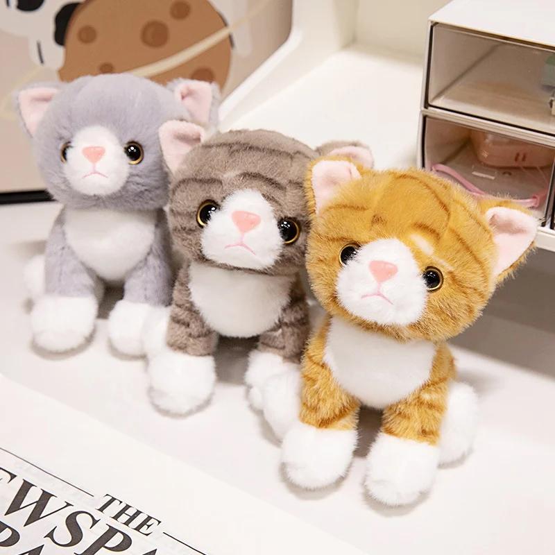 15cm Pingente de Gato Sentado Simulado Fofo Boneca Brinquedo de Pelúcia Animal Macio de Pelúcia Gatinho Branco Preto Chaveiro Boneca Presente de Aniversário para Crianças