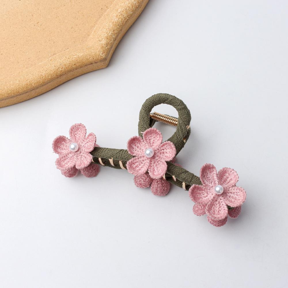 1pc The new elegant and sweet flower clip design features a back of the head clip plate for picturesque and elegant hair