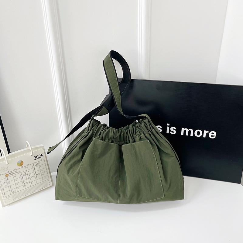 Large Capacity Crossbody Bag Women's Pleated Lightweight Shoulder Bag Underarm Bag