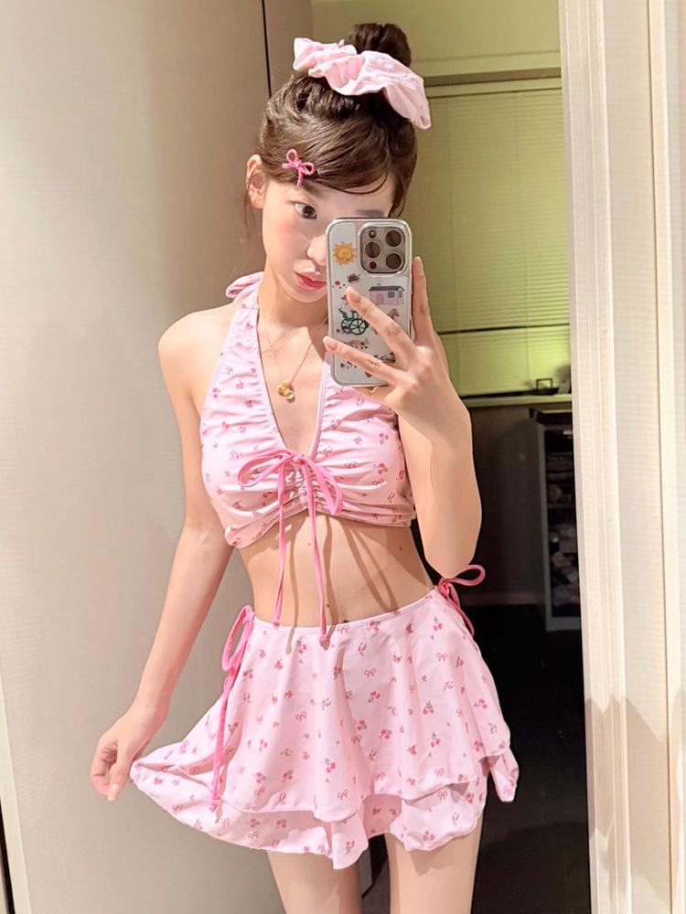 

Elegant Slimming Bikini: Pure Desire Swimsuit for Beach or Hot Spring Medium