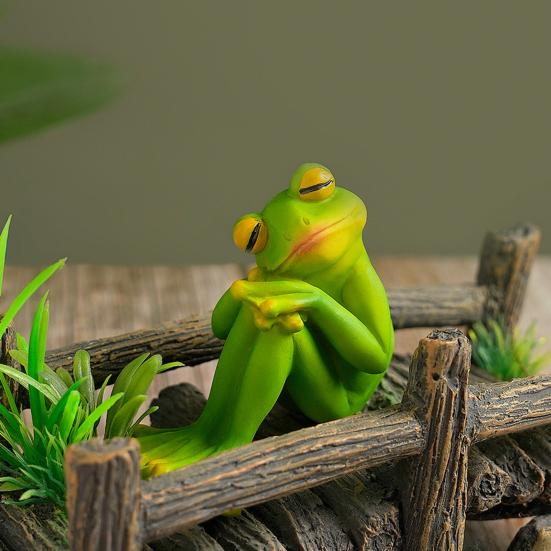 Cartoon Frog Figurine Kissing Meditation Toilet Frog Statue Resin Animal