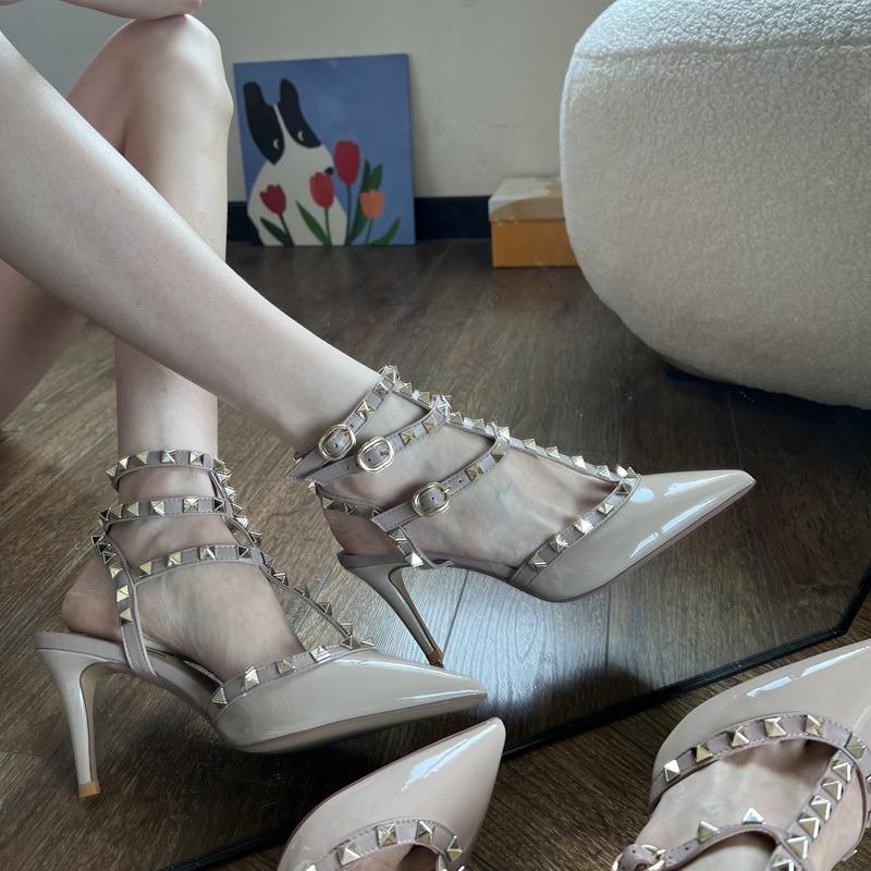 Fashion Riveted Nude High Heel Sandals for Women In Summer 2025, New Slim Heeled Pointed Fashion Sexy Back Empty
