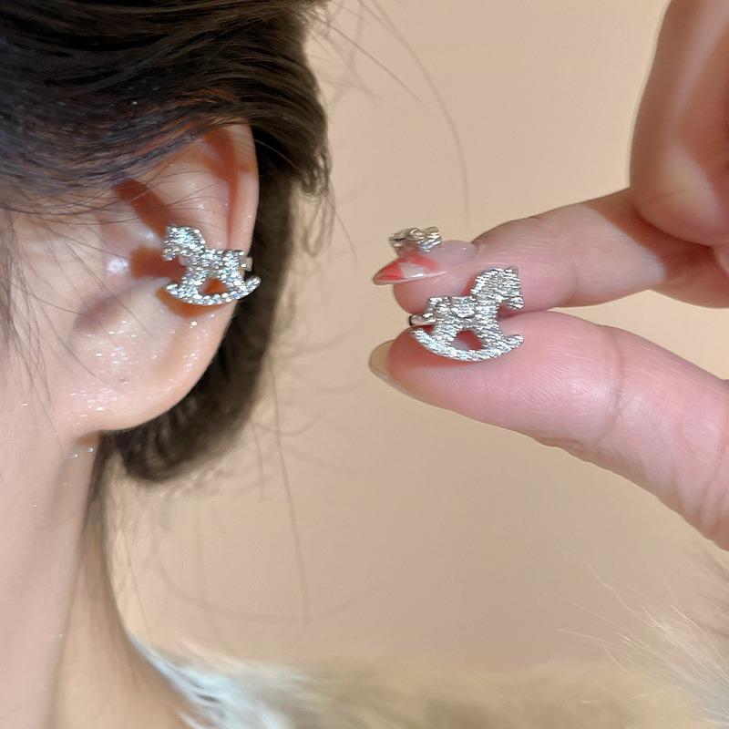 Cold wind zircon pony ear clips, niche design sense, no ear piercings, ear bone clips, natal year light luxury earrings, earrings, women
