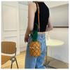 Nuova Borsa a Tracolla da Donna Personalizzata a Forma di Ananas Piccola Fresca per Ragazza Adolescente Singola Spalla Stile Straniero Intrecciata con Borchie e Catena Chiusura Borsa Rotonda