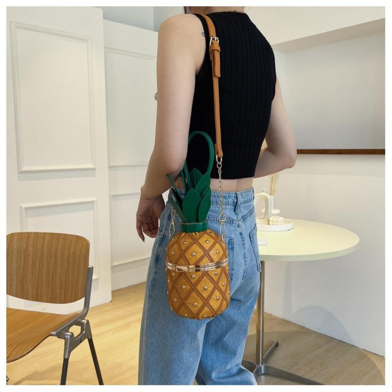 Nuova Borsa a Tracolla da Donna Personalizzata a Forma di Ananas Piccola Fresca per Ragazza Adolescente Singola Spalla Stile Straniero Intrecciata con Borchie e Catena Chiusura Borsa Rotonda