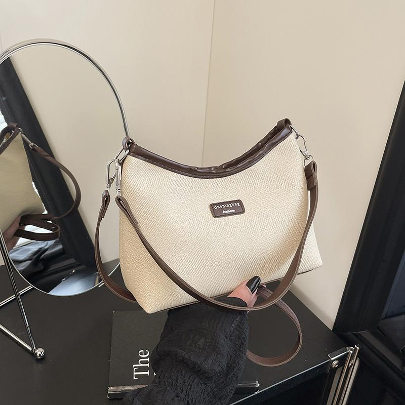 Korean version of fashion bag women's summer 2025 new messenger women's bag niche Korean version of casual and fashionable shoulder armpit bag