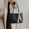 Chic Vintage Single Shoulder Tote Bag For Winter 2023 Fashionable And Spacious