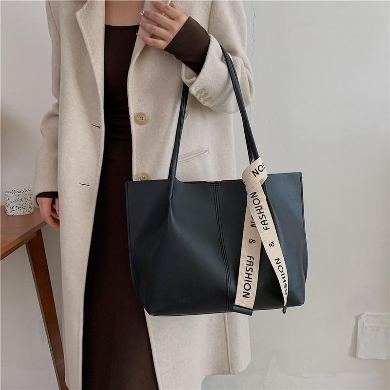 Chic Vintage Single Shoulder Tote Bag For Winter 2023 Fashionable And Spacious