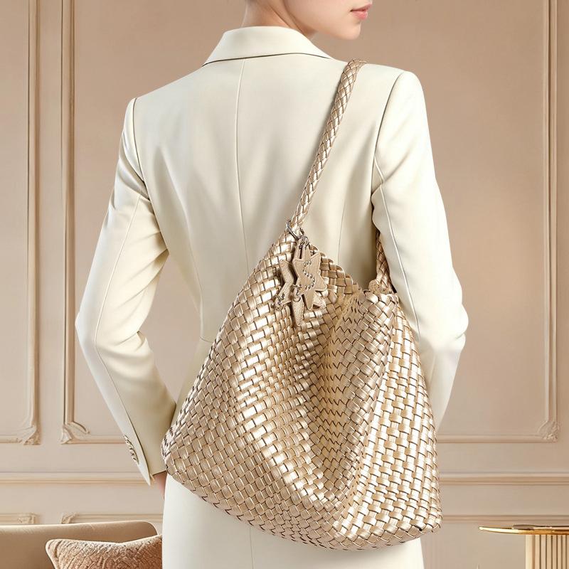 Original design autumn and winter champagne-colored woven tote bag, large-capacity commuter handbag, fashionable women's shoulder bag