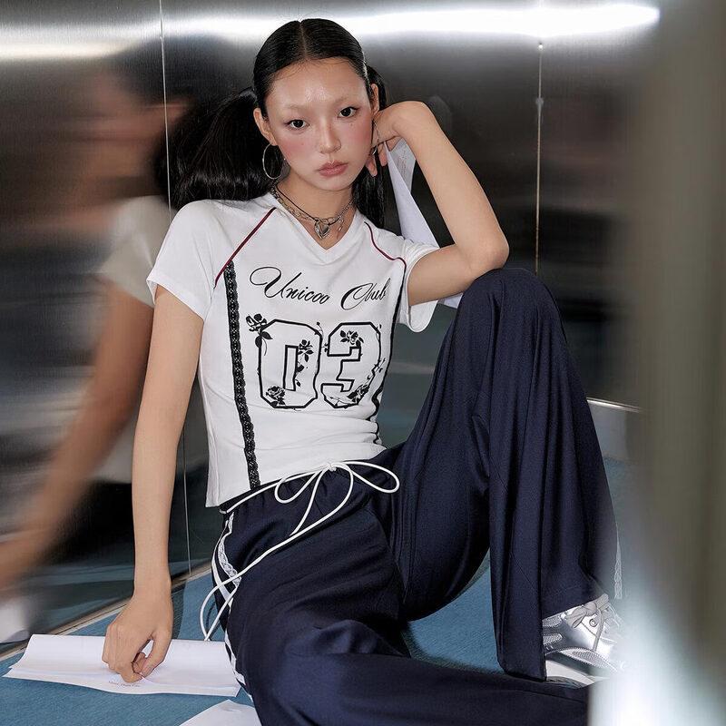 

UNIFREE Women s V-Neck Lace Splice Short Sleeve Tee S