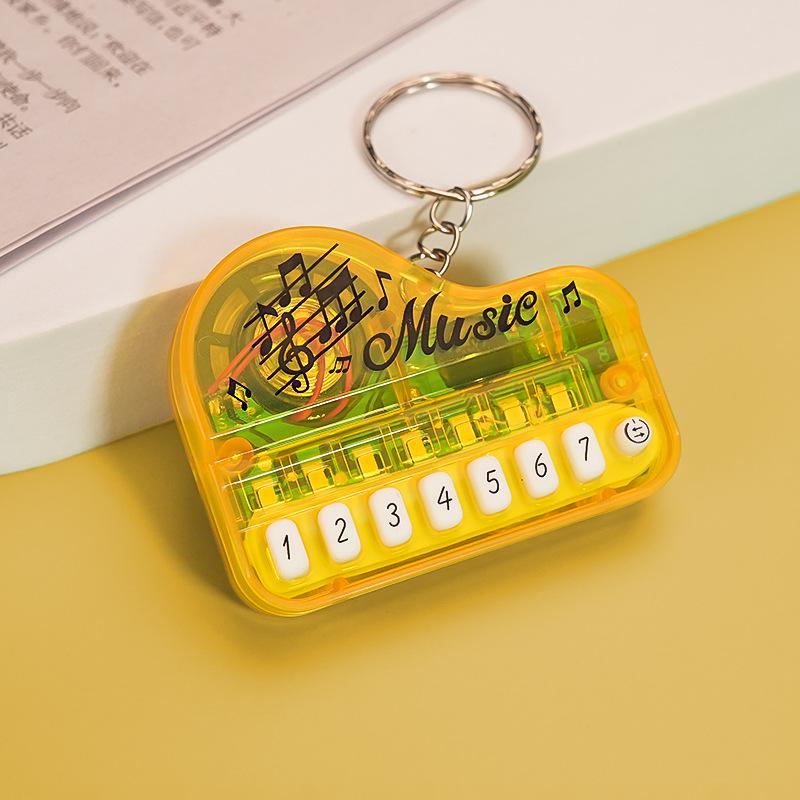 Mini Electronic Keyboard Keychain Portable Musical Instrument Toy Piano Keychain Mini Real Working Finger Piano Keychain