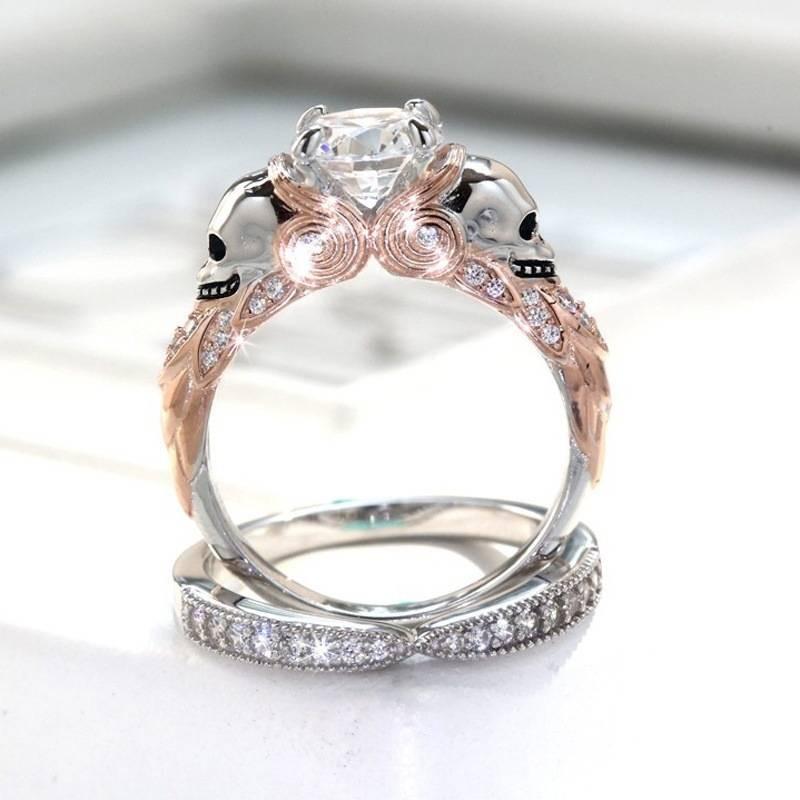 Creative Fashionable Couples Skull Ring With Dual Color Diamond Design In Alloy Material