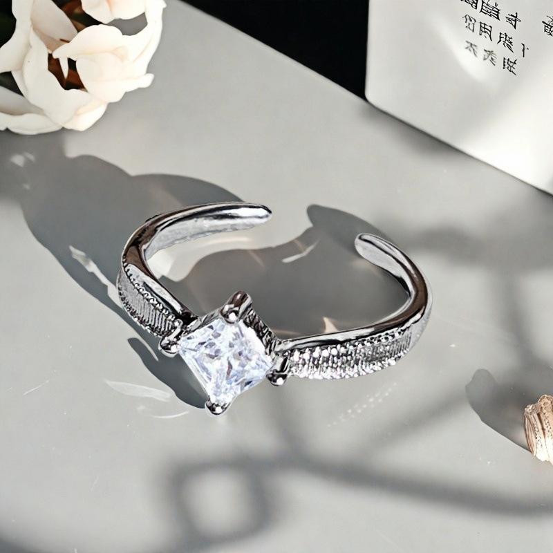 Niche Design Single Diamond Brushed Advanced Sense Vintage Open Ring Small Square Diamond Stacked Wearing Tang Grass Pattern Ring Women Adjustable opening