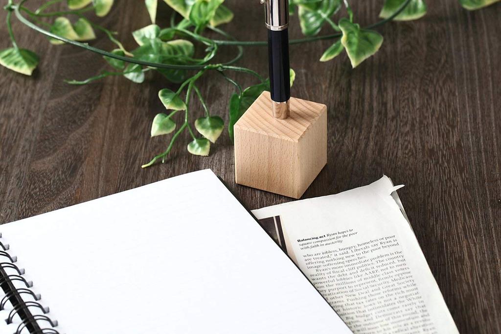 KATOMOKU Držák na Ploom TECH pero (Lze použít také jako stojan) km-29NA 45x45x45mm Dřevěné stavební kostky