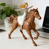 Flicka som rider häst Figur Handmålad Kvinna på häst Hartsstaty Skulptur Hemkontor Dekoration Prydnad