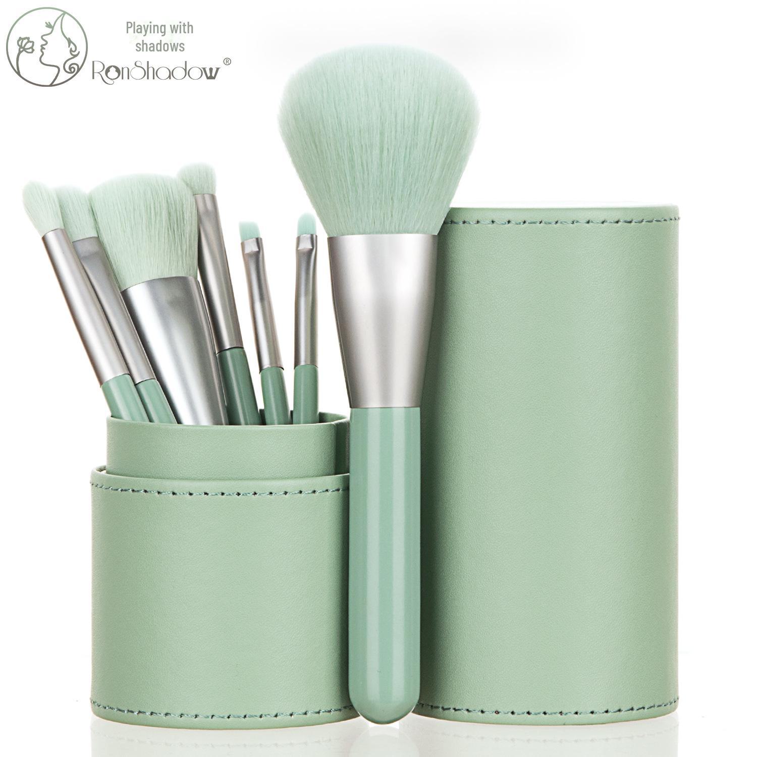 

Nongying портативный набор из 7 мини-кистей для макияжа: Включает рассыпчатую пудру и кисти для глаз