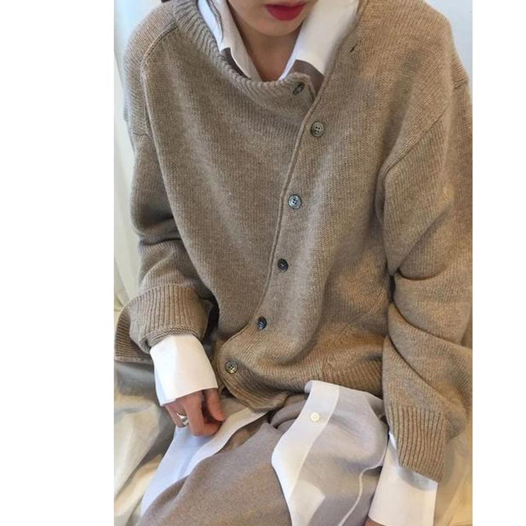Women's  Buttoned Irregular Sweater Cardigan Round Neck Knitted Kacket