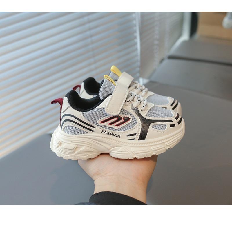 Nouvelles chaussures de sport pour enfants printemps maille respirante chaussures de course pour garçons semelle souple chaussures papa pour filles