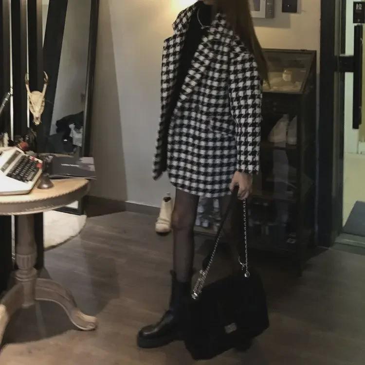 Elegantní dámský vlněný kabát střední délky s kohoutí stopou, sako