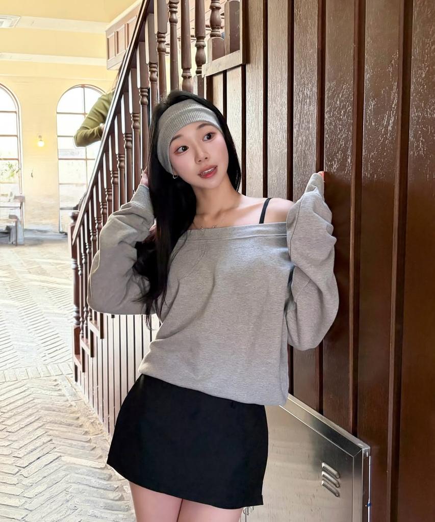 AHWE Off-Shoulder Sweatshirt_Misty Gray