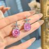 Kreatives Glücksfarben-Schatz-Halsketten-Set mit chinesisch-rotem High-Carbon-Diamant-Anhänger und Ohrsteckern aus rosa Diamanten im Vogelnesterschliff