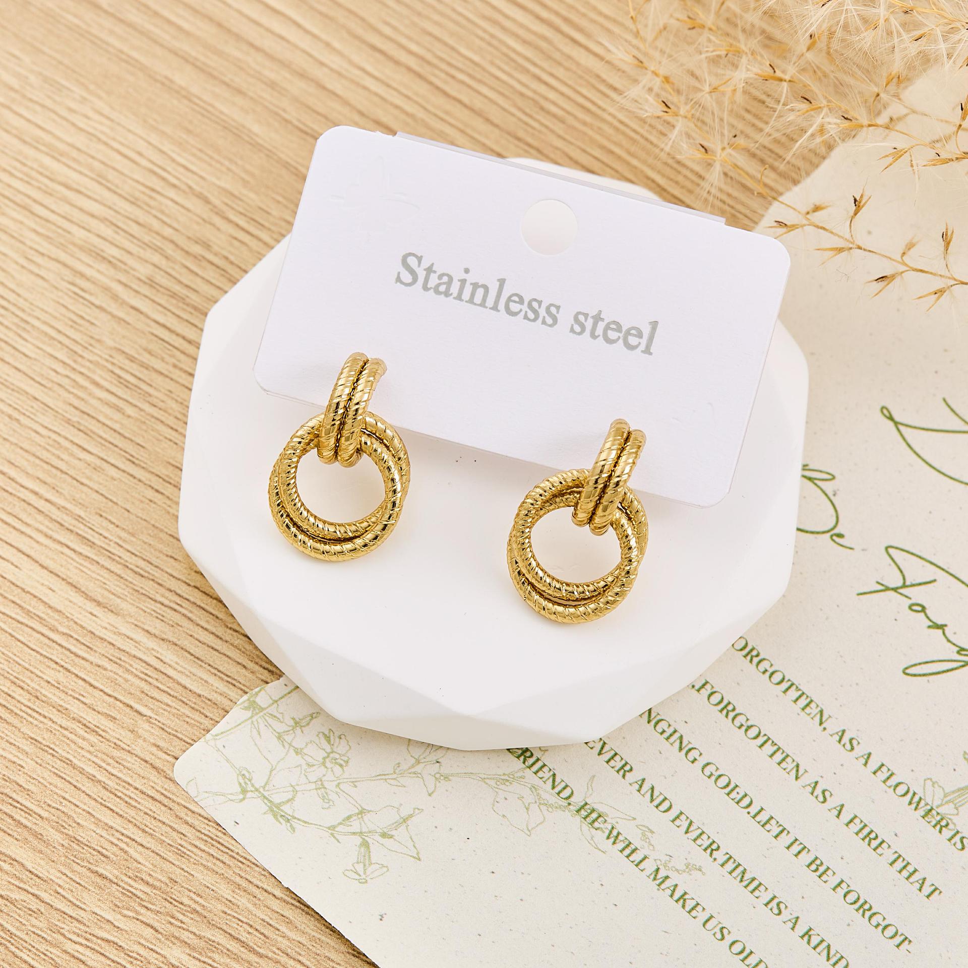 Retro Minimalist Metal Round Earrings - European & American Style