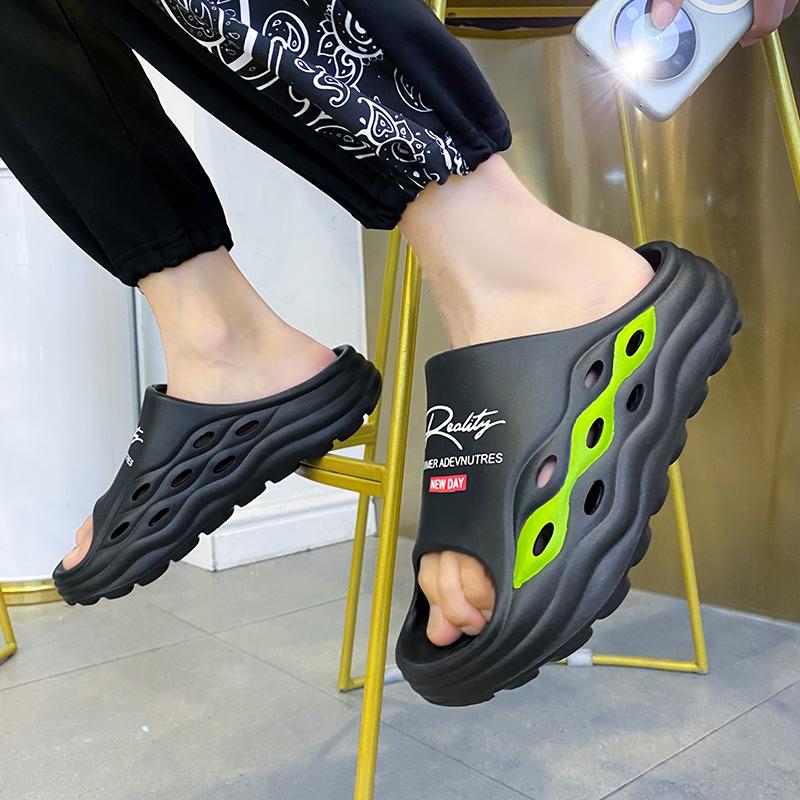 Fashion 2025 New Hot Extra Thick Soled Men Slippers Fashion Summer Shoes Outdoor Sandals Beach Slides EVA Soft Indoor Slippers For Men