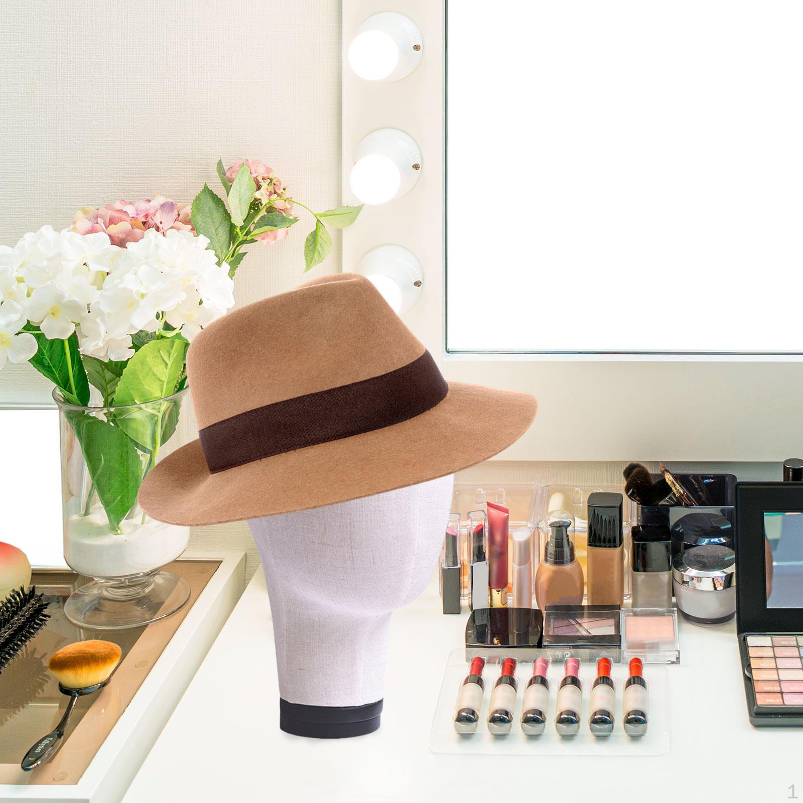 

Манекен-манекен с париком для салона красоты или магазина белый