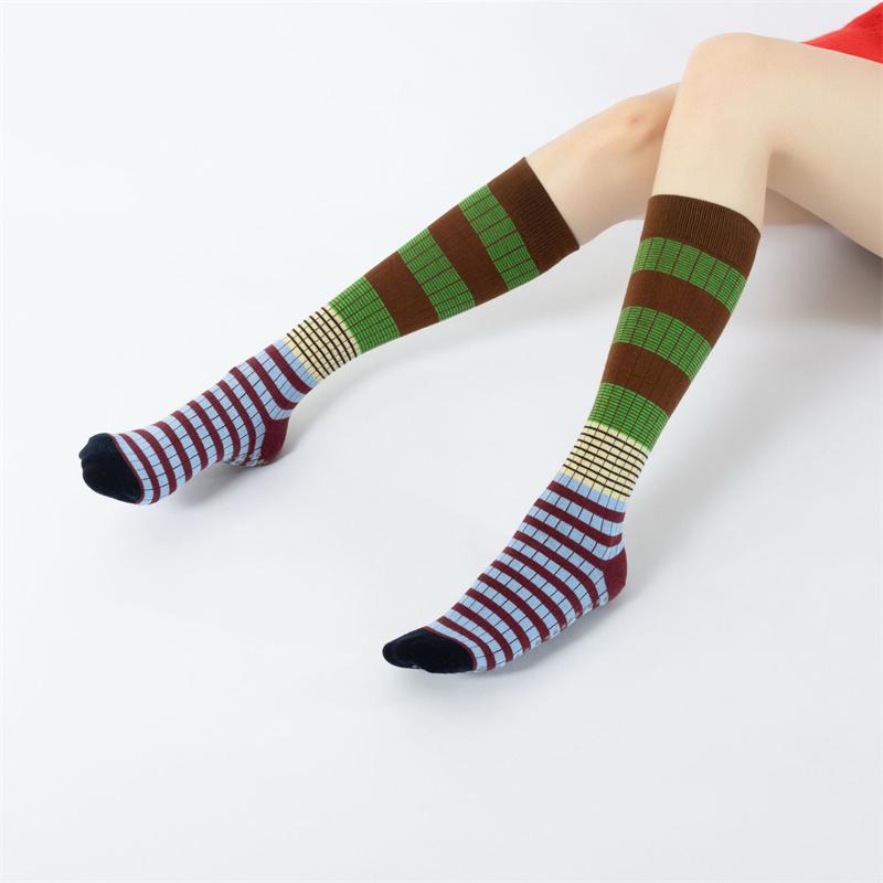 

Весенние новые носки средней длины для йоги с женскими полосками, японские нескользящие носки для пола, впитывающие пот и дышащие, модные ретро-носки
