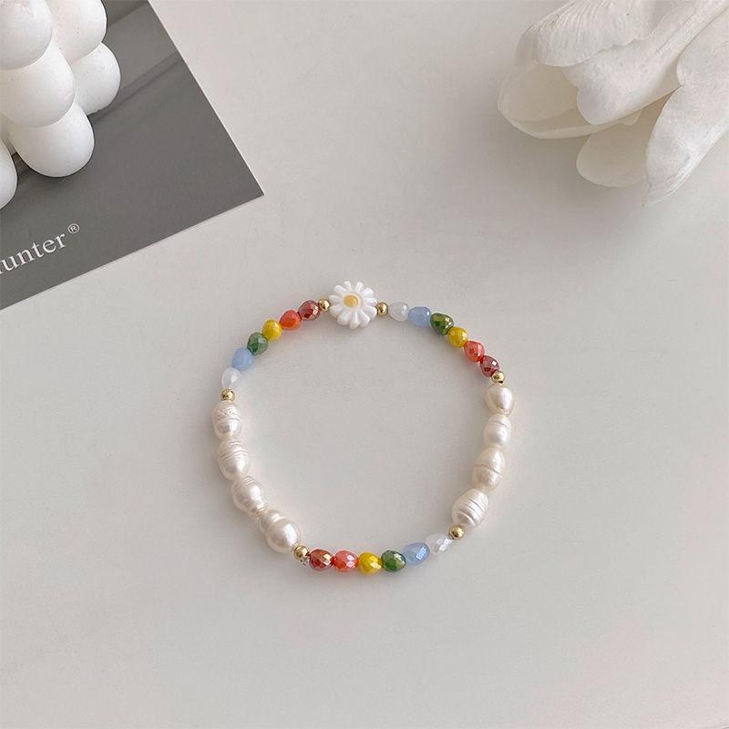 Elegant French Pearl Bracelet: Chic Retro Design for Women