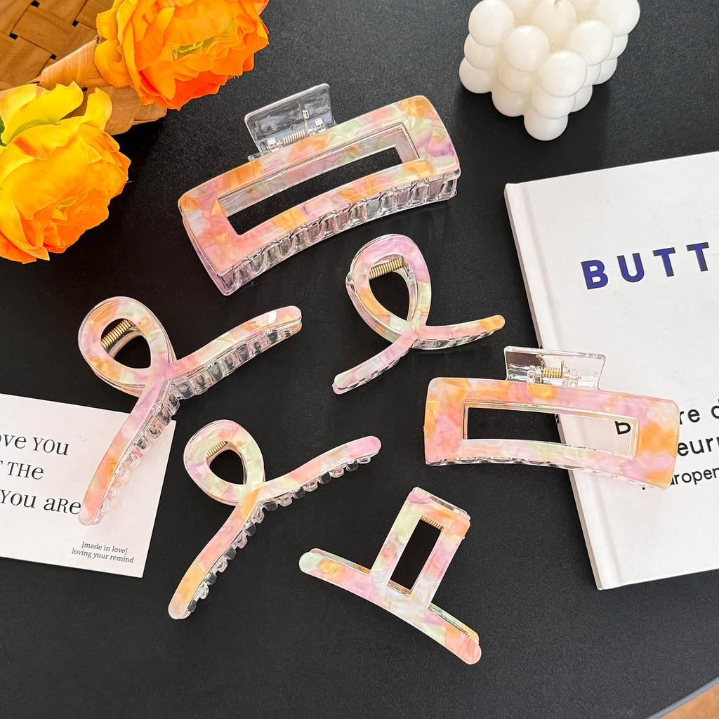Fashionable Large And Small Acrylic Hair Claw Clips For Trendy Hairstyles