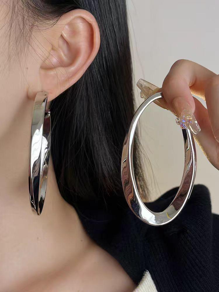 High-End Brass Gold-Plated Geometric Oval Earrings: Retro European & American Style 18K